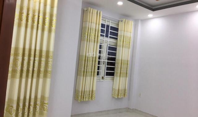 Nhà 2 lầu, hẻm 1 sẹc DT 3,5x8m. Giá 1,36 tỷ