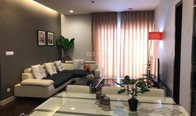 Cho thuê chung cư Lancaster Hà Nội, 126m2, 3 PN, đủ đồ cực đẹp, nội thất tone đen trắng, view hồ
