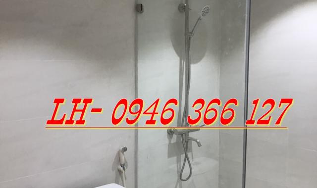 Bán chung cư đường Hoàng Quốc Việt, Cầu Giấy, 75m2, giá 2,4 tỷ, đồ cơ bản