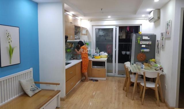 Bán căn hộ 60m2, tại chung cư 60B Nguyễn Huy Tưởng, ban công ĐN, giá 1.9 tỷ, LH: 0886 919 441