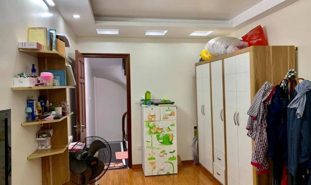 Bán nhà Trần Hòa, Kim Giang, Hoàng Mai, 30m2, mới đẹp, ô tô, 2.8 tỷ