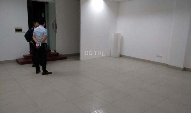 Cho thuê nhà nguyên căn thang máy Giang Văn Minh, Ba Đình. DT 60m x 6t. Giá 33tr ll 0888173274