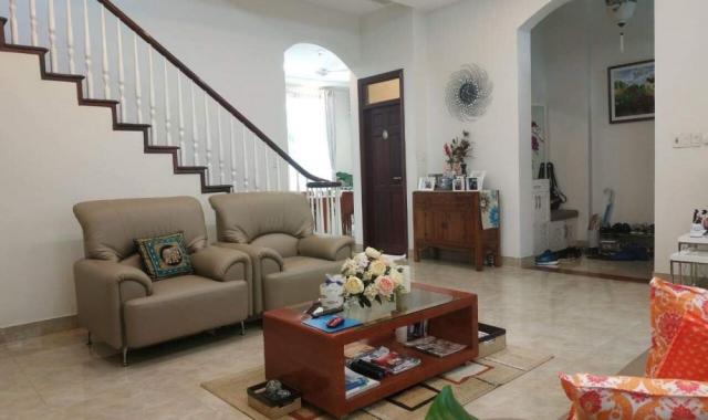 Chính chủ bán gấp villa tại đường 12, P. Bình An, Quận 2, TP. HCM, diện tích 10 x 27m, giá 33tỷ2