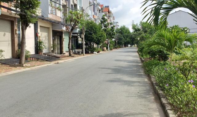 Bán gấp biệt thự 2 lầu 307m2 KDC Nam Long - Phú Thuận, P. Phú Thuận, Quận 7