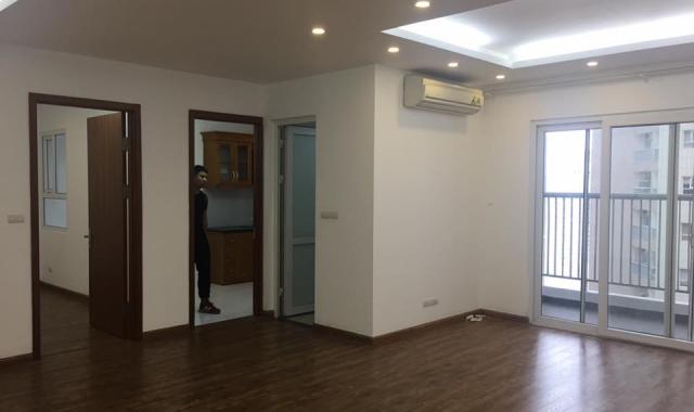 Cho thuê CHCC Golden Palace Lê Văn Lương, DT 123m, 3PN, đồ cơ bản, ban công Đông Nam. LH 0965820086