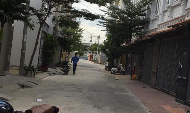 Nhà mới xây 4 tấm đường Nguyễn Duy Trinh, giáp Quận 2 giá rẻ