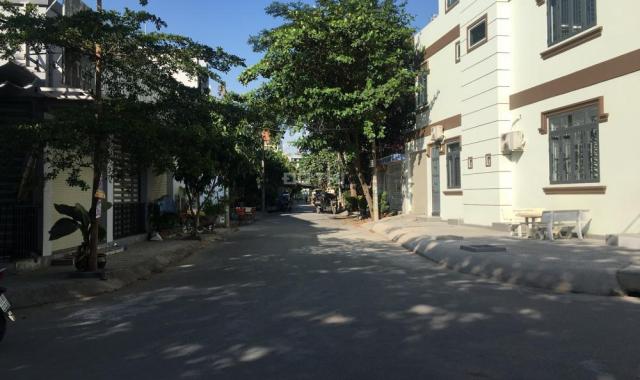 Bán đất lô góc 2 mặt tiền khu dân cư Hồng Long, Hiệp Bình Phước, DT 118m2. Giá 45tr/m2