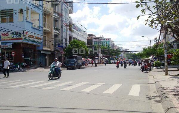 Cho thuê nhanh nhà mặt tiền đường Chu Văn An, quận Bình Thạnh. KD tự do