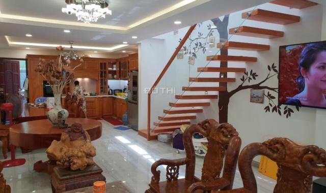 Bán nhà riêng tại Đường Nguyễn Văn Giáp, Phường Bình Trưng Đông, Quận 2, HCM, DTXD 99m2, giá 11 tỷ