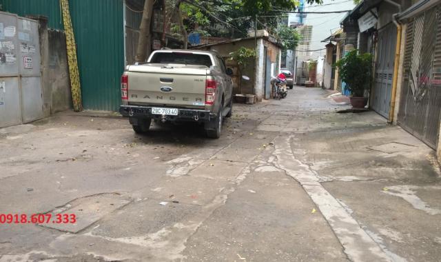 Chính chủ bán đất 52m2, Nguyễn Khánh Toàn, ô tô đỗ cửa, gần mặt phố. Giá: 4.8 tỷ