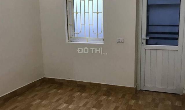 2.2 tỷ nhà ở luôn Quận Đống Đa. Diện tích 30m2, đường Láng