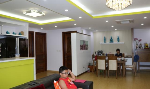 Cho thuê căn hộ Long Giang - 173 Xuân Thủy 120 m2 - 3 phòng ngủ, đầy đủ nội thất đẹp - sang trọng