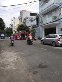 Cần bán nhà MTNB Nguyễn Văn Tố, Tân Thành, DT 5x32m, cấp 4, giá 16 tỷ LH 0918060108