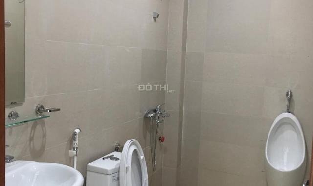 Cho thuê văn phòng 30m2 - 35m2 tại ngã 3 mặt phố Vương Thừa Vũ, giá tốt. LH: 0833.05.2828