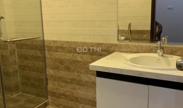 Bán nhà riêng phố Tạ Quang Bửu, 2 mặt thoáng, sân chơi, 37m2, 3.65 tỷ. LH: 0868 451 555