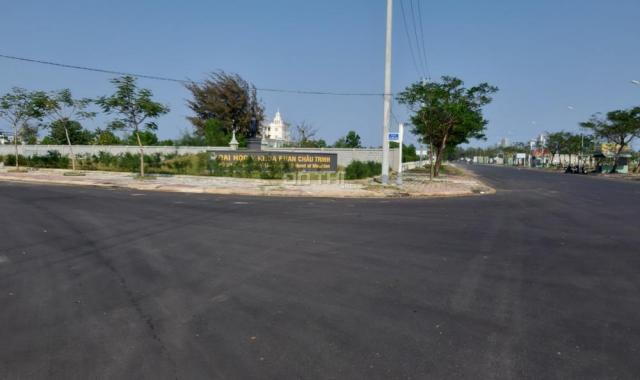 Bán đất 220m2 lô góc hai mặt tiền đường Nguyễn Gia Thiều, liền kề KĐT FPT. LH 0905882001