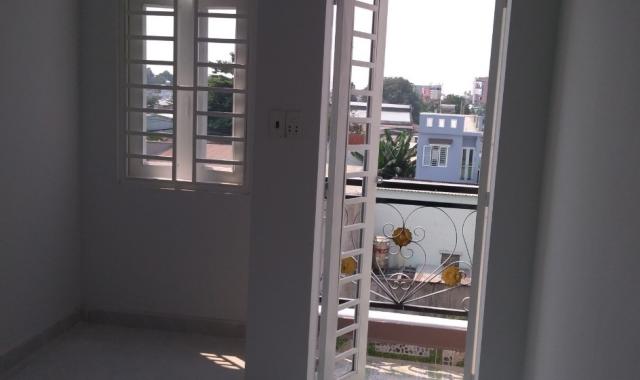 Bán nhà 1 trệt 3 lầu có sổ hồng, gần Aeon Tân Phú