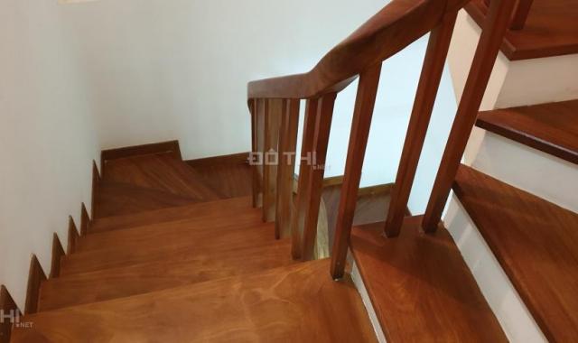 Bán nhà Cầu Giấy, 38m2 x 5 tầng, vị trí cực đẹp, 10m ra đường lớn Cầu Giấy. LH 0839633368