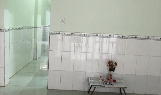 Cần bán nhà cấp 4, DT 56m2, 2PN, tiện KD tại đường 8, Q. 9, giá 900tr