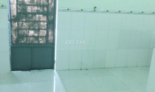 Cần bán nhà cấp 4, DT 56m2, 2PN, tiện KD tại đường 8, Q. 9, giá 900tr