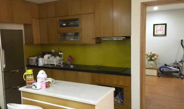 Cho thuê căn hộ chung cư 101 Láng Hạ, DT 146m2, giá chỉ 14 triệu/th