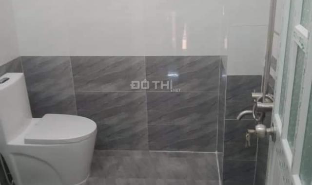 Nhà chợ Tương Bình Hiệp, 5mx22m = 110m2, 4PN, SHR, TC, giá 1.6 tỷ