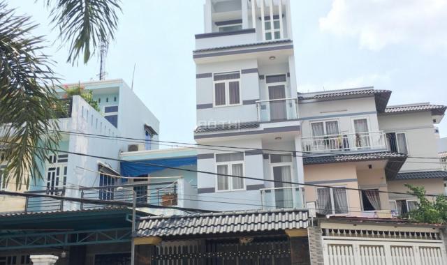 Bán nhà 2 mặt tiền, 1 trệt 3 lầu mặt đường Nguyễn Duy Trinh, Q2