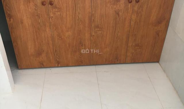 Nhà đường Hương Lộ 11, chợ Hưng Long, 4x9m 1 lầu, SH riêng