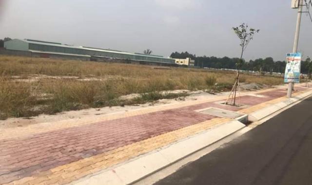 Cần bán lô đất mặt tiền đường 4, Nguyễn Xiển, Long Thạnh Mỹ, giá 2.7 tỷ, 54m2, giá rẻ nhất khu