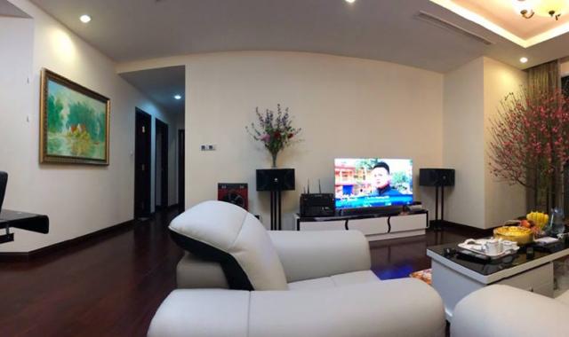 Cho thuê Royal City căn 2PN cơ bản 12 tr/th, full 15tr/th - 105m2. LH: 0964399884