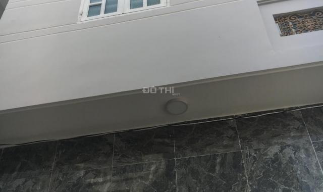 Dãy nhà phố Quốc Lộ 1A – Bình Chánh vào 500m. 4x8m, 1 lầu SH riêng