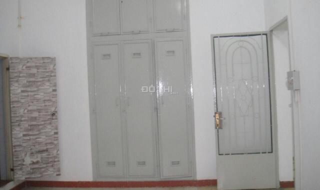 Cho thuê chung cư tầng 3, 18 Nguyễn Thị Minh Khai, Q. 1, 2 PN, 80m2, NTCB, giá 10tr/tháng