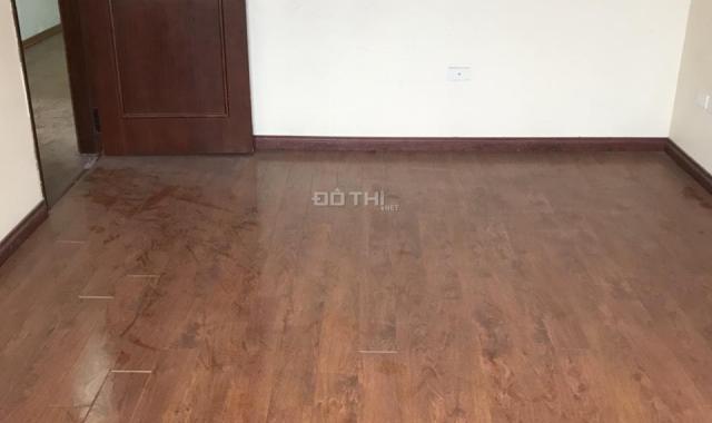 Cần bán căn hộ chung cư tại KĐT Việt Hưng, 110m2. LH: 097.662.0540