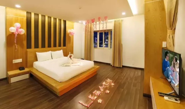 Bán khách sạn Legacy Hotel đường Trần Hưng Đạo, vị trí đắc địa, giá 119 tỷ