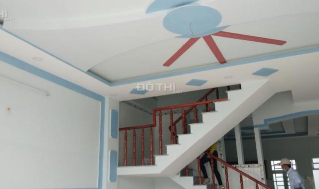 Tôi CC bán nhà cách chợ Bình Chánh 5 phút, SH riêng, CN 100m2, 1T 1L, 2PN 2WC. LH: 0908085274 Ngọc