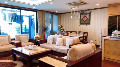 Căn góc đẹp nhất chung cư Golden Land, 3 phòng ngủ, 150m2, nội thất cao cấp Hùng Túy