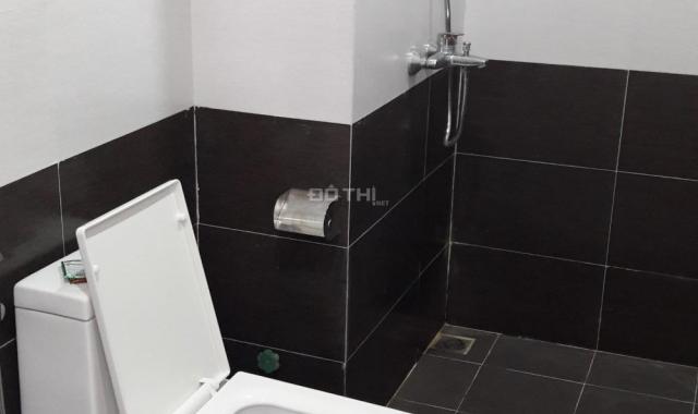 Chính chủ cần bán căn chung cư OCT2 Xuân Phương Viglacera, DT: 106m2, giá 2 tỷ. LH: 0988 319 238