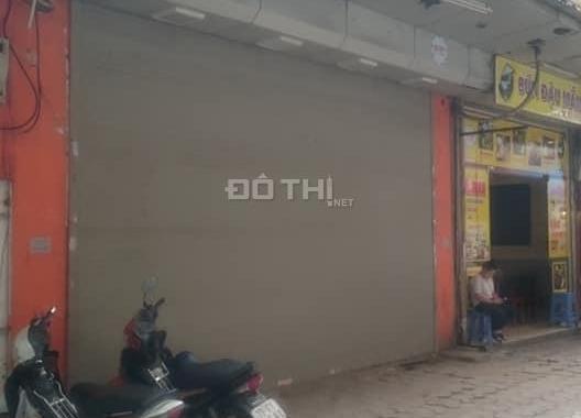 Cho thuê nhà MP Phạm Văn Đồng, MT 11m, DT 350 m2, 3 tầng. Giá: 220 triệu/th, LH 0912768428