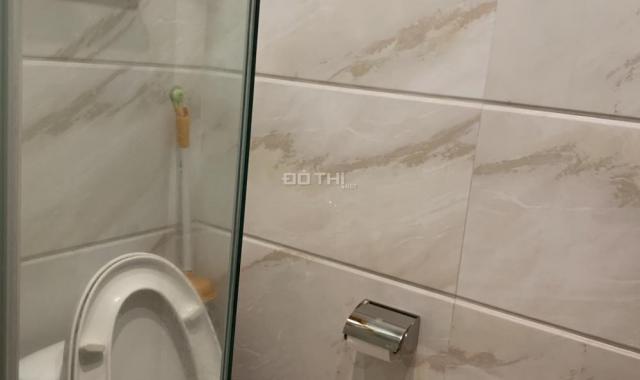 Bán căn hộ Q. 7, DT: 85m2, 2PN, 2WC, sổ hồng, giá 2.1 tỷ