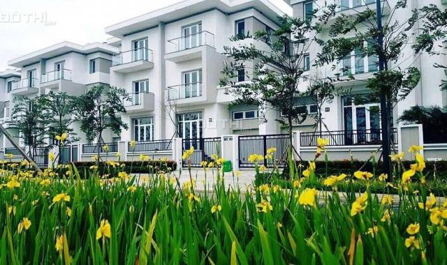Cần bán gấp lô biệt thự K 336m2 mặt đường Nguyễn Văn Huyên kéo dài, đã hoàn thiện, vào ở ngay