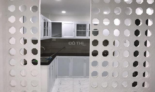 Bán gấp nhà mặt tiền Phạm Hùng, dt: 4.9 x 11.5m, 1 lửng, có sân 8m để xe, bán 7 tỷ