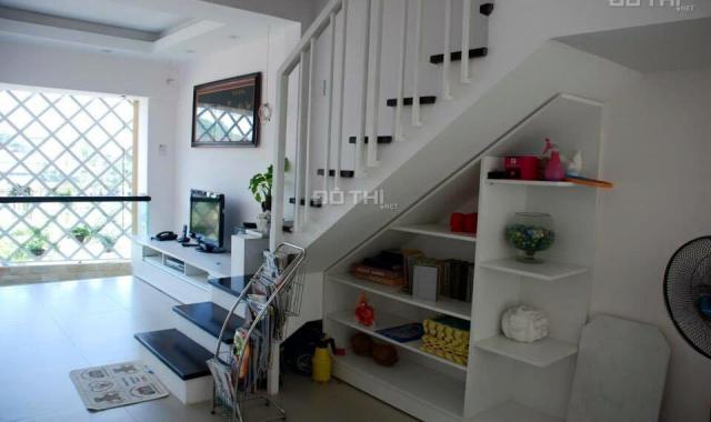 Cho thuê nhà Lê Văn Lương, Q. 7, 4x17m, 2 lầu, full nội thất, giá 17.5 triệu/tháng