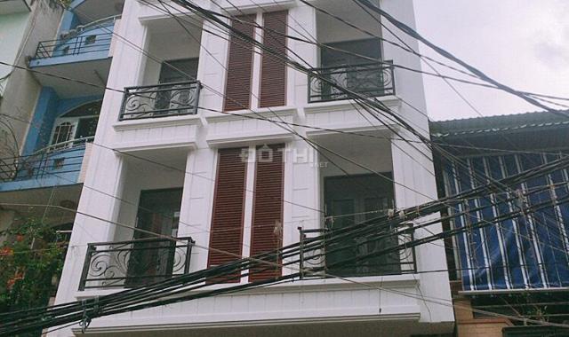 Cho thuê tòa nhà 2 mặt tiền 441 Hai Bà Trưng, góc Trần Quang Khải, Quận 1