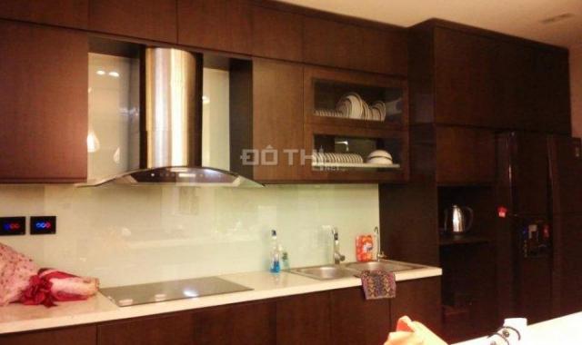 Cho thuê chung cư Home City, 70m2, 2 phòng ngủ, đồ cơ bản, giá 11 triệu/tháng