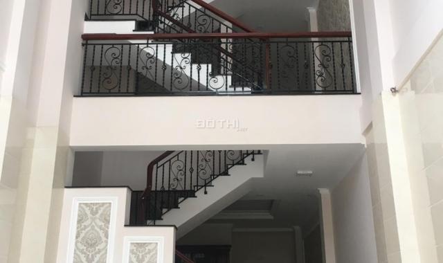 Nhà đường 18, Hiệp Bình Chánh, Thủ Đức, 60m2, HXH, SH riêng, sân đậu xe hơi