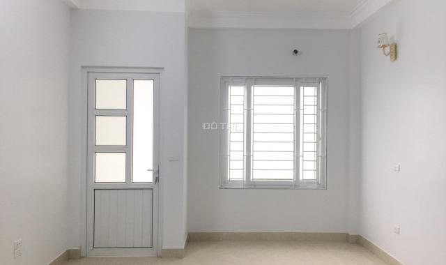 Bán nhà đẹp Lạc Long Quân, Bưởi, Tây Hồ, Cầu Giấy, 60m2, dân xây tâm huyết, 3.85 tỷ