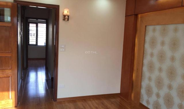Bán tòa nhà căn hộ mặt phố Trấn Vũ, dt 210 m2 x 10T còn mới đẹp, giá 85 tỷ