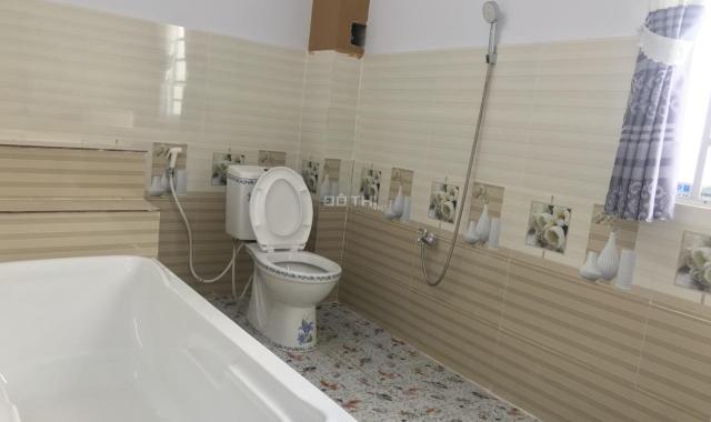 Nhà 1 lầu (4,15 x 20,12m) 2 PN, 2 WC, cách chợ Đức Hòa 100m, hẻm ô tô 4m, khu phố 2, TT Đức Hòa