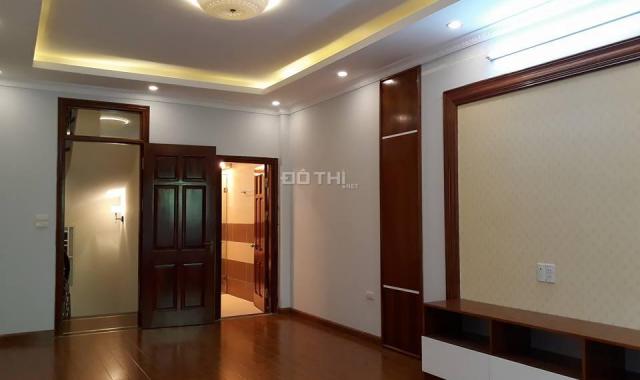 Hiếm cực hiếm! Bán nhà Mễ Trì, Đỗ Đức Dục, Miếu Đầm 37m2 x 5T mới tinh, cách đường ô tô 50m 2.85 tỷ