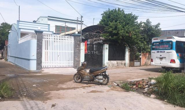 Nhà mới xây, góc 2 mặt tiền tuyệt đẹp, sổ riêng, 09.7171.5432